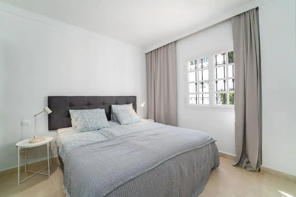 Aloha Pueblo Beautiful Apartment With Roof-Terrace Next To Aloha Golf Marbella