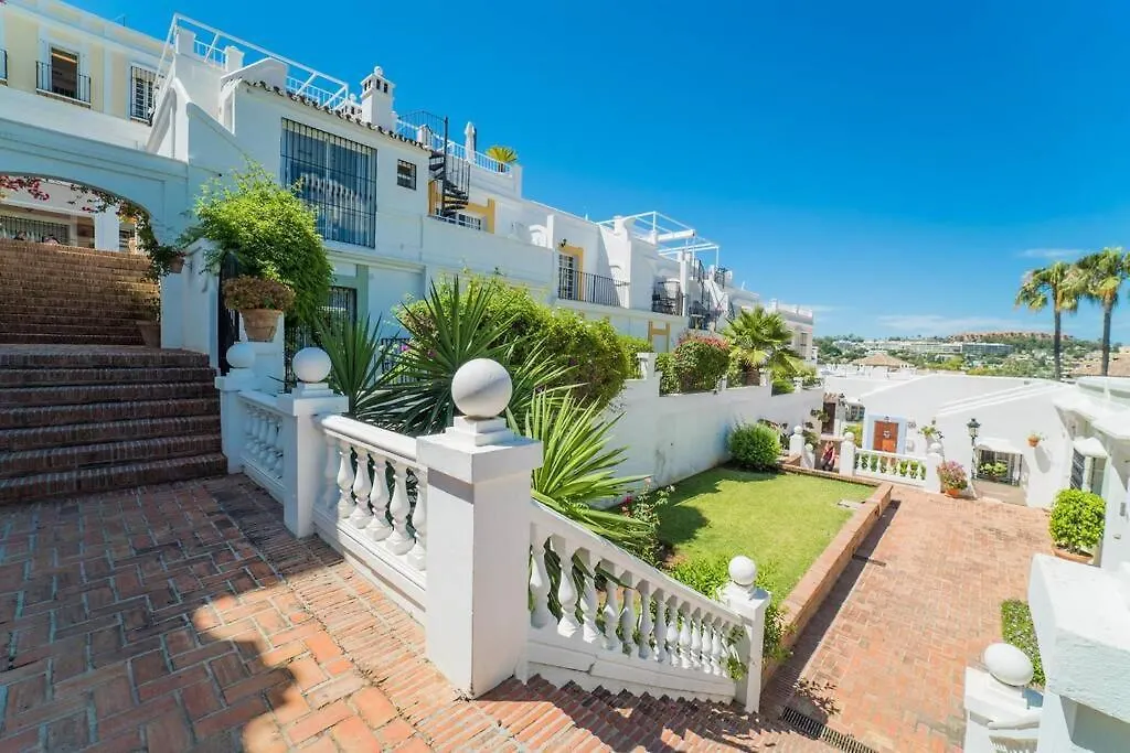 Aloha Pueblo Beautiful Apartment With Roof-Terrace Next To Aloha Golf Marbella