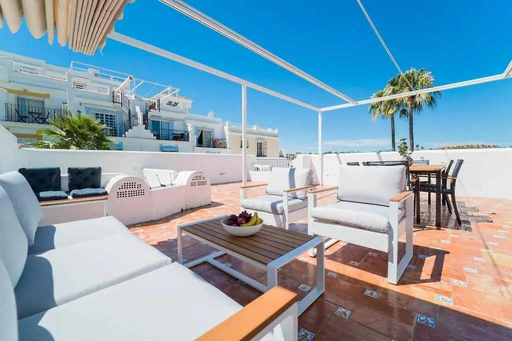 Aloha Pueblo Beautiful Apartment With Roof-Terrace Next To Aloha Golf Marbella