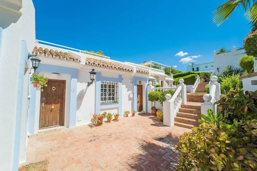 Aloha Pueblo Beautiful Apartment With Roof-Terrace Next To Aloha Golf Marbella