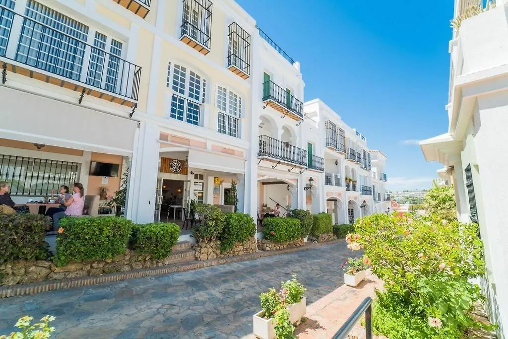 Aloha Pueblo Beautiful Apartment With Roof-Terrace Next To Aloha Golf Marbella