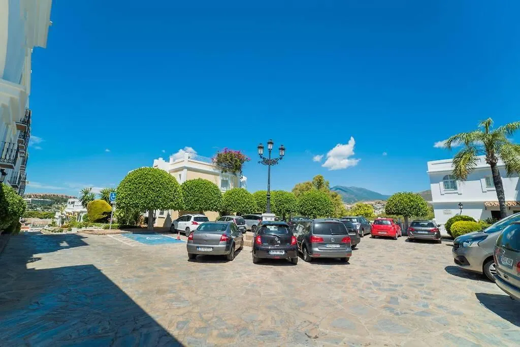 Aloha Pueblo Beautiful Apartment With Roof-Terrace Next To Aloha Golf Marbella Spain